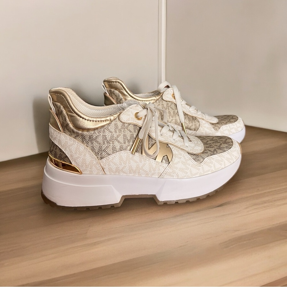 Practically brand new Nichael Kors style Runners.Barely worn